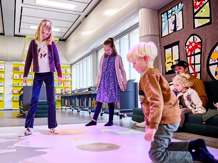 Besøg på biblioteket